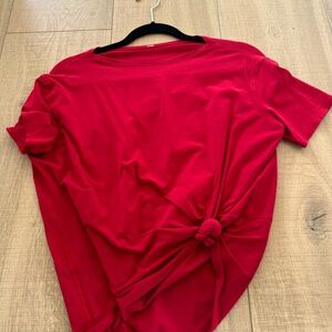Lululemon Women's Red Relaxed Yoga Back In Action Athletic Shirt Top Size 4 S